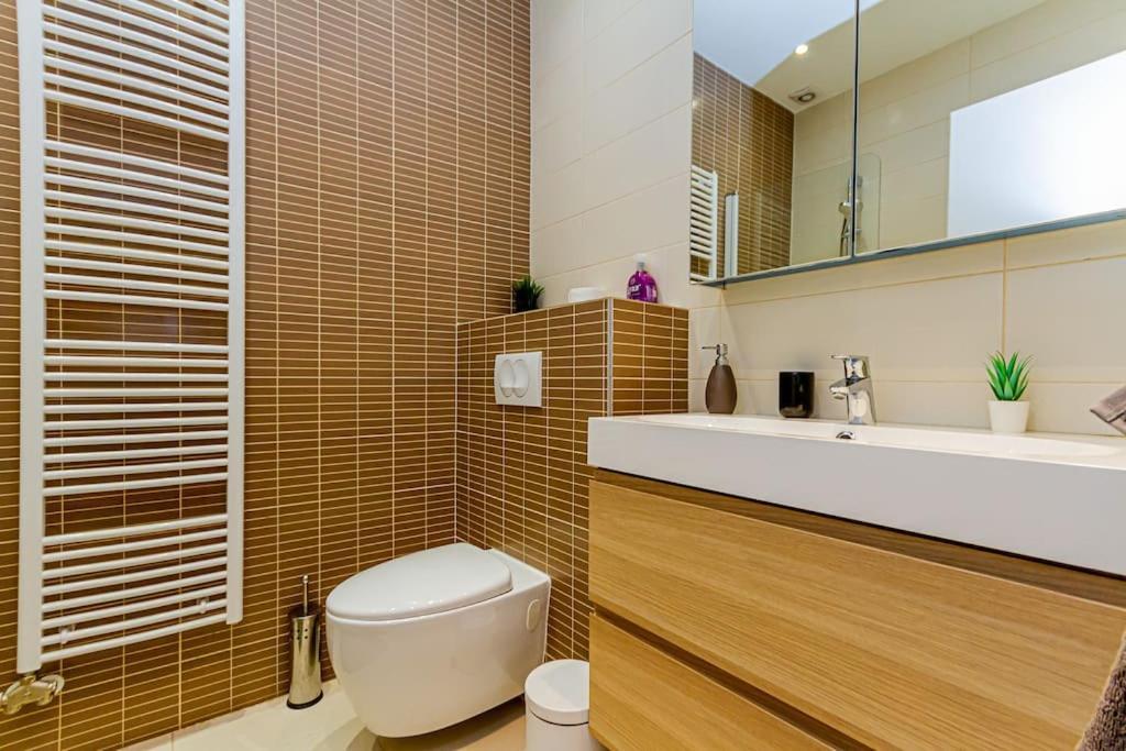 Luminous Design Apartment - W18 Budapest Exteriör bild